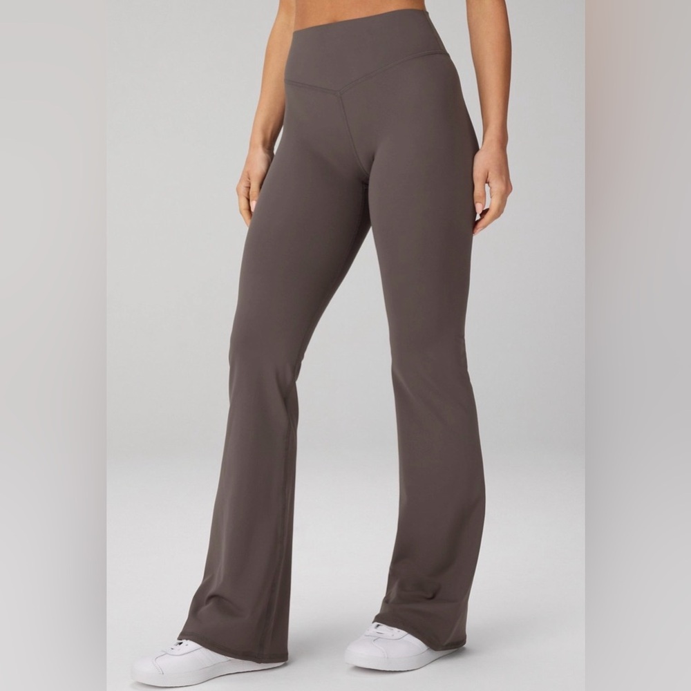 Fabletics Pureluxe High Waisted TLC kick flare Medium/Regular legging/pants